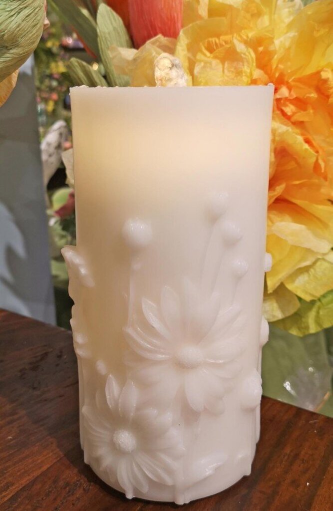 Daisy Fountain Candle WHITE LC3257 WHT 4X8